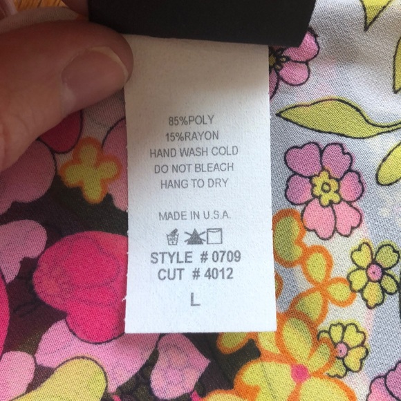 Loose Ruffled Floral Top - Picture 4 of 4